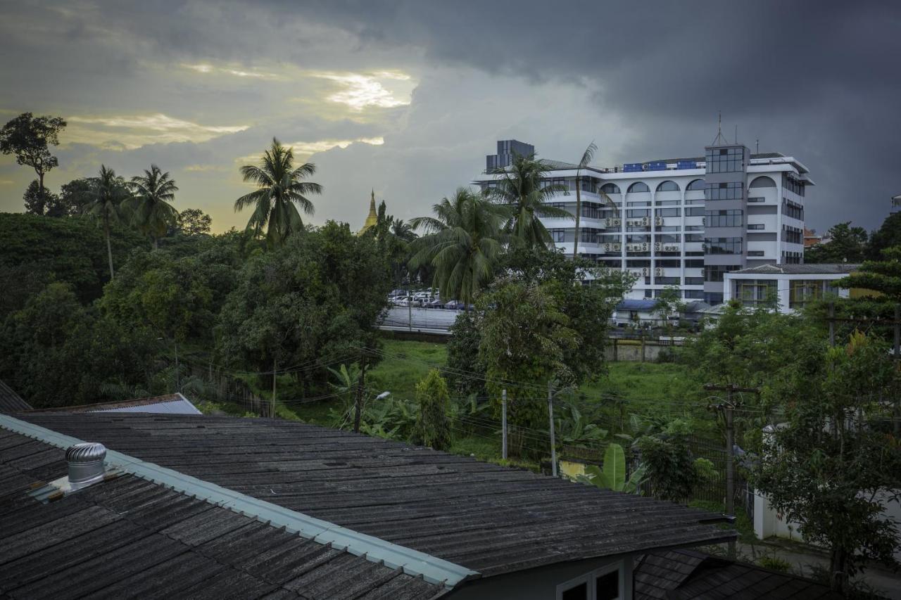 Cloud 10 Boutique Hotel Yangon Bagian luar foto