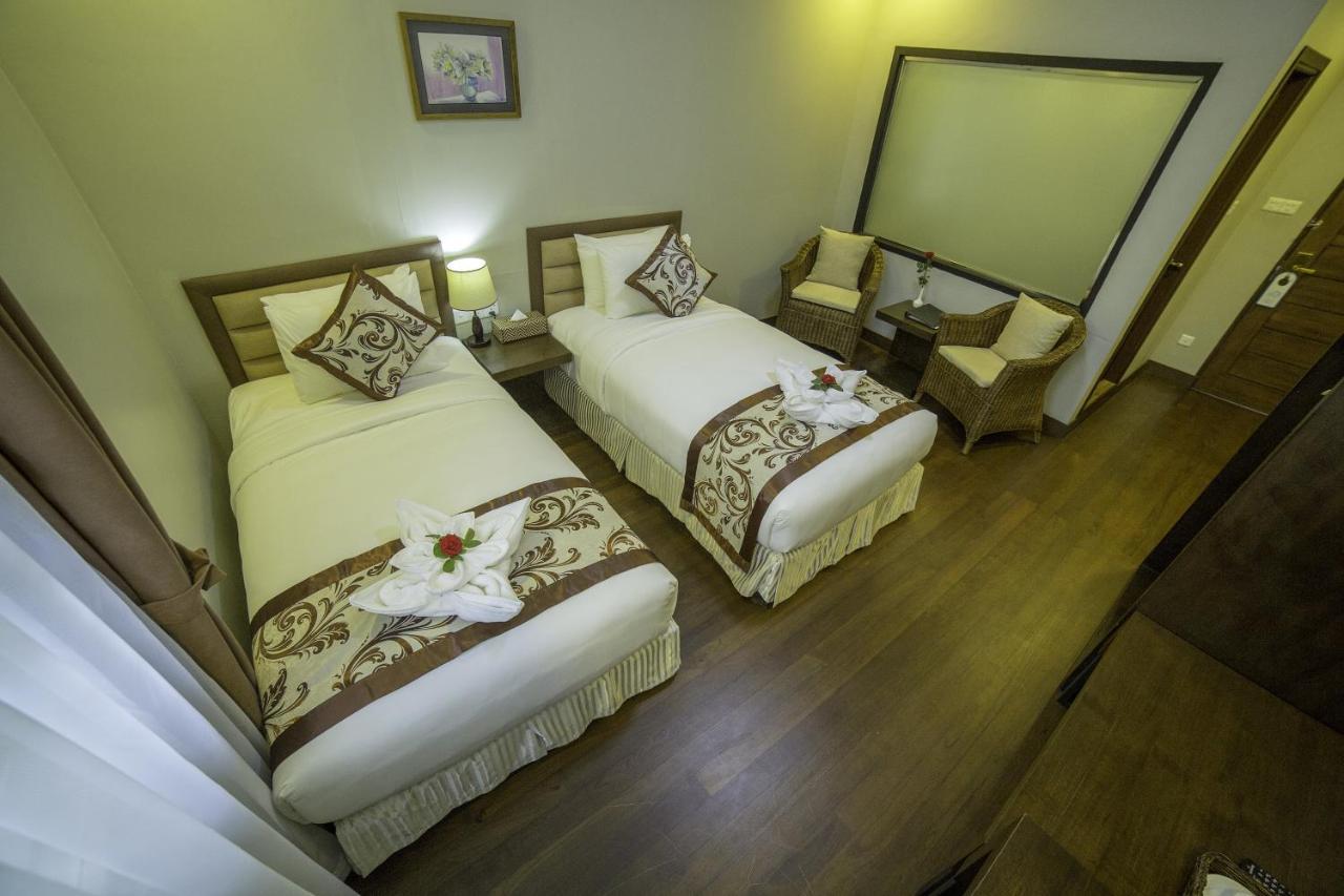Cloud 10 Boutique Hotel Yangon Bagian luar foto